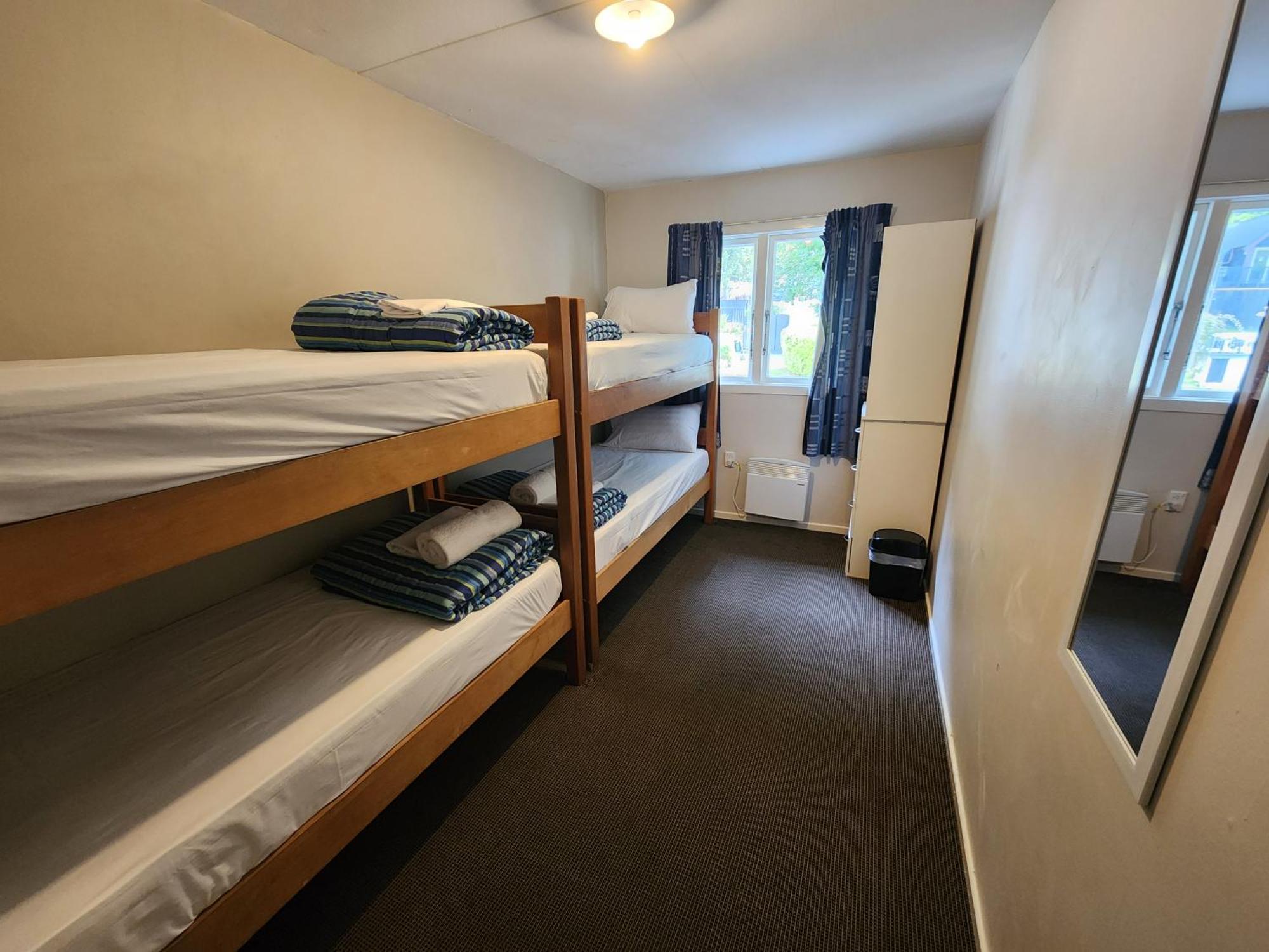 松林小屋和公寓旅舍 皇后镇 外观 照片