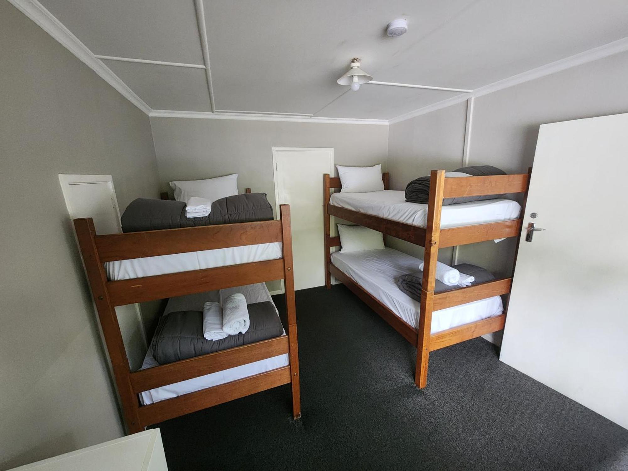 松林小屋和公寓旅舍 皇后镇 外观 照片