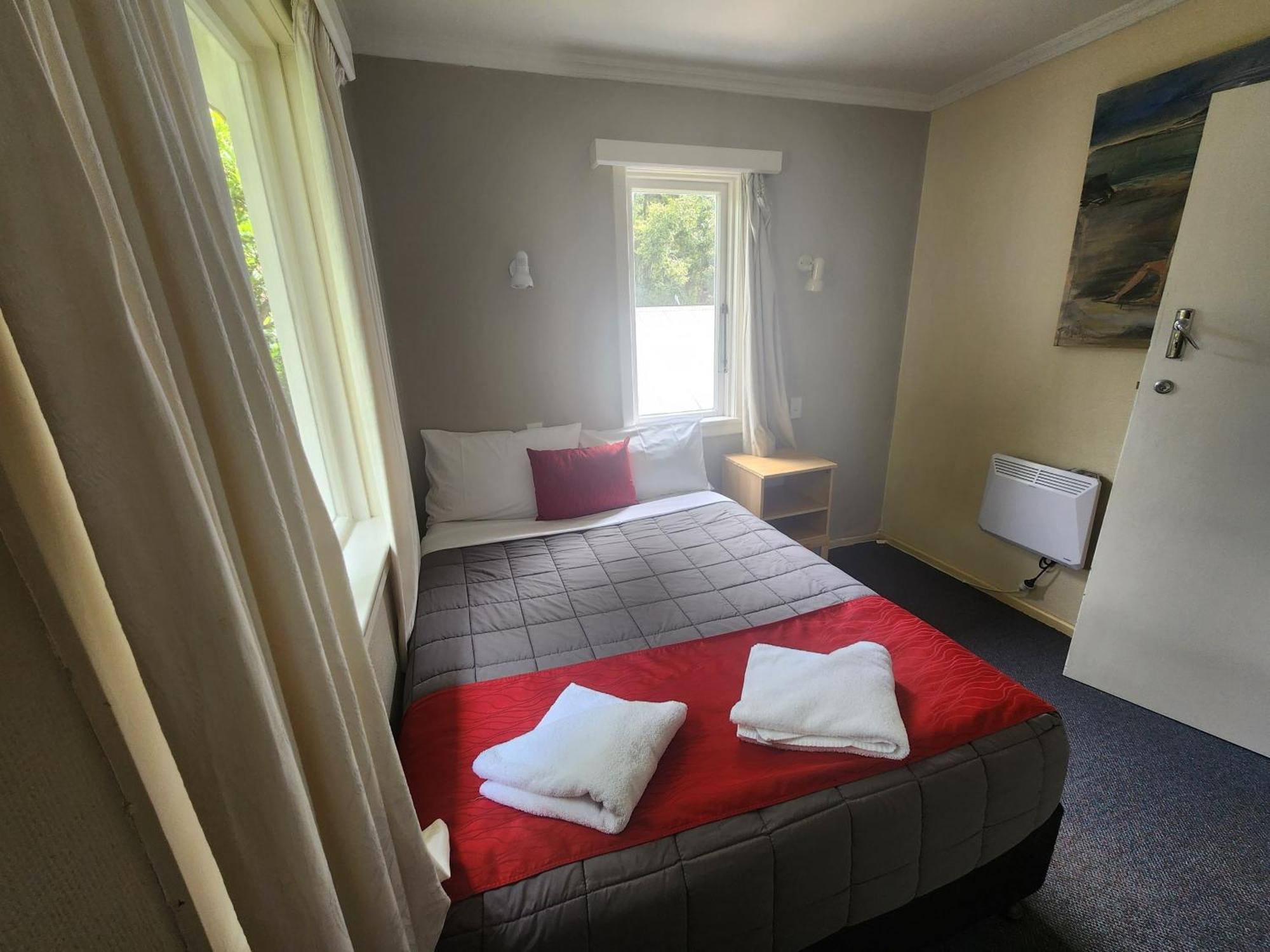 松林小屋和公寓旅舍 皇后镇 外观 照片