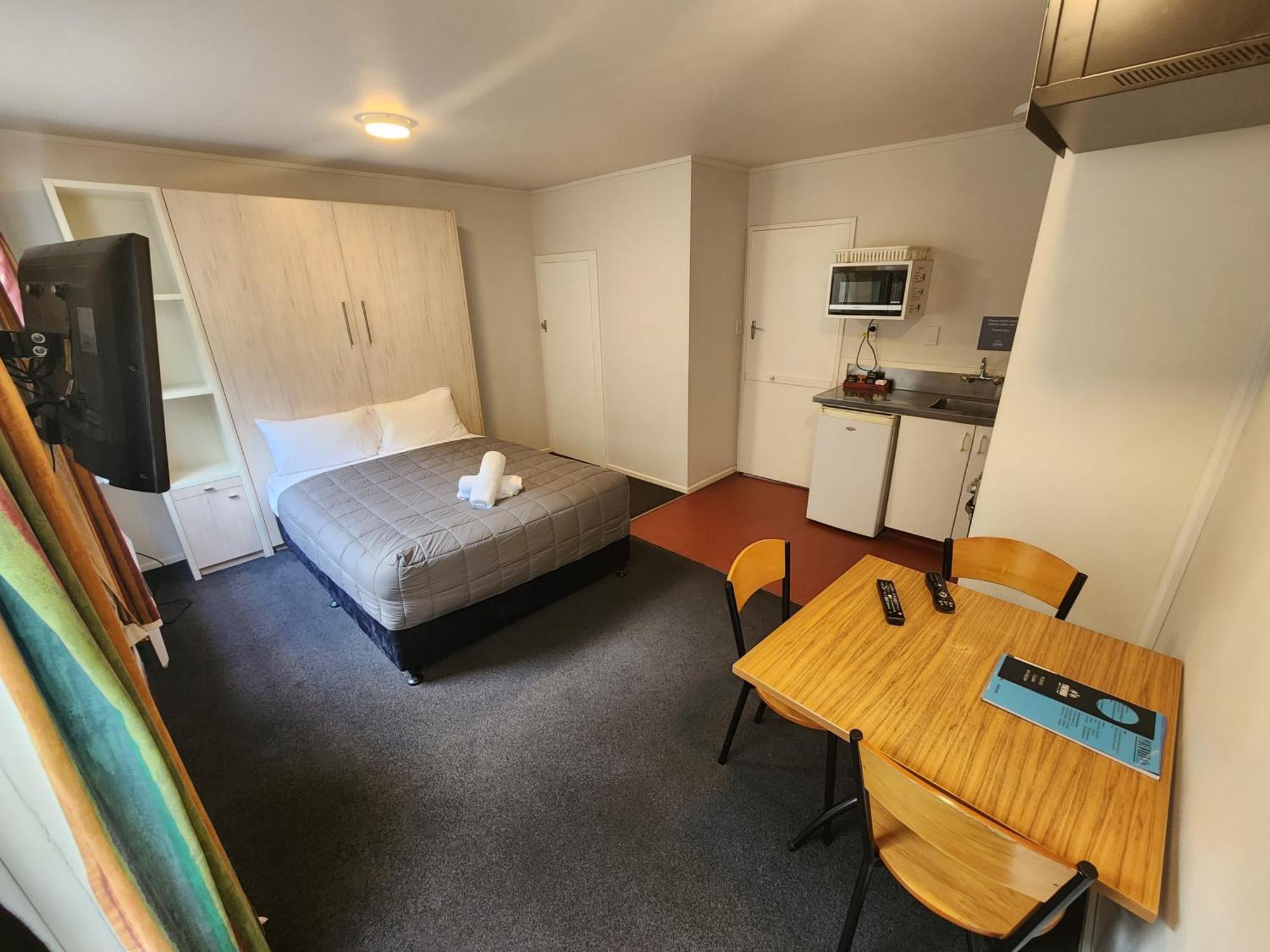 松林小屋和公寓旅舍 皇后镇 外观 照片